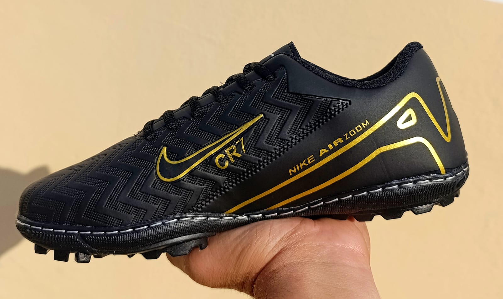 Chuteira CR7 Preta Oficial